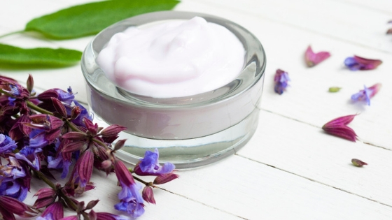 Clary Sage Essential Oil Uses, Benefits and Cautions